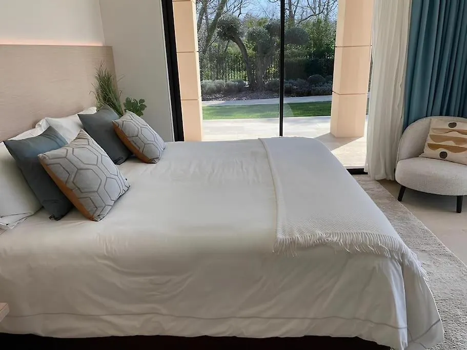 Villa Qalaisie - Luxury Villa For 16 On Terre Blanche Golf Estate Tourrettes