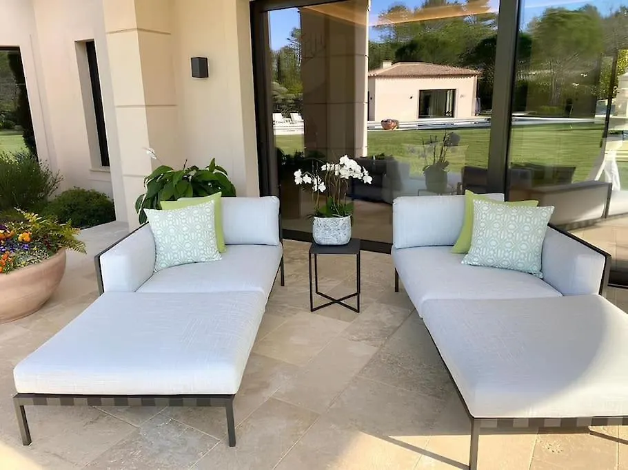 Villa Qalaisie - Luxury Villa For 16 On Terre Blanche Golf Estate Tourrettes