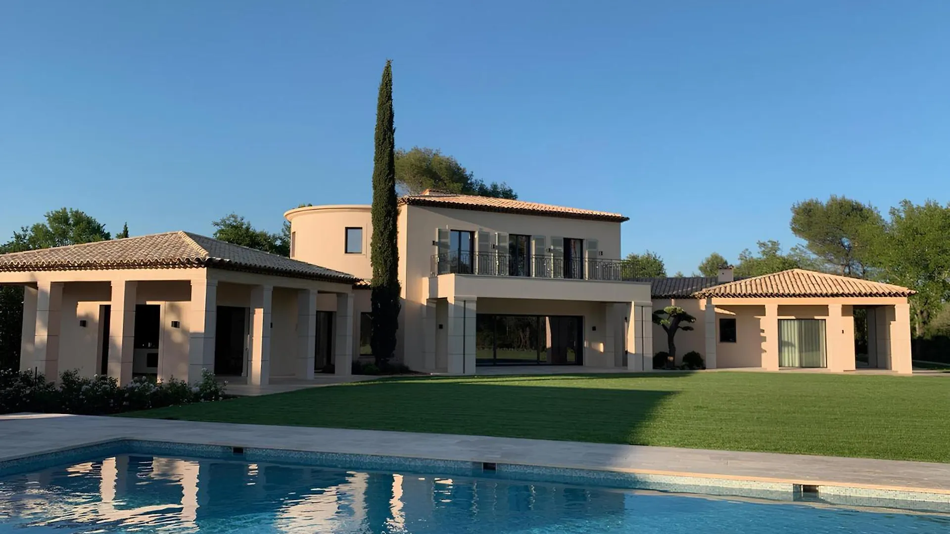 Villa Qalaisie - Luxury Villa For 16 On Terre Blanche Golf Estate Tourrettes